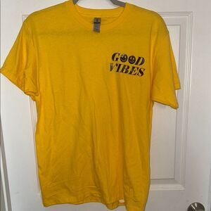 Gildan handcrafted “good vibes” Yellow Graphic unisex T-Shirt xl NWOT